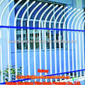 Kunststoff Spritzen Zink Stahl Zaun gekrümmte Art Schmiedeeisen Zaun der schützenden Draht Mesh Zaun